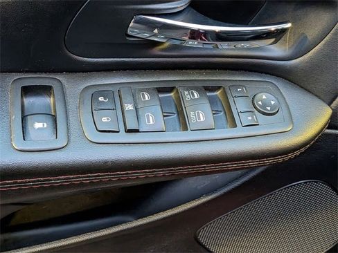 Certified 2020 Dodge Grand Caravan SE image 15