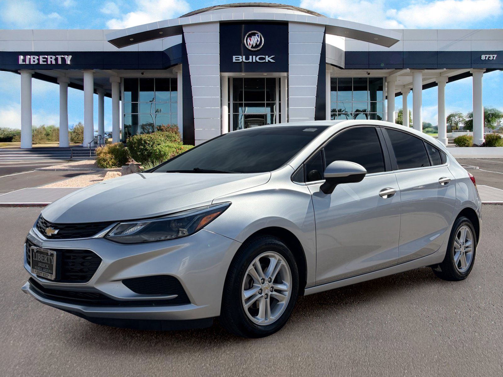 Used 2018 Chevrolet Cruze LT w/ Sun And Sound Package FWD image 6