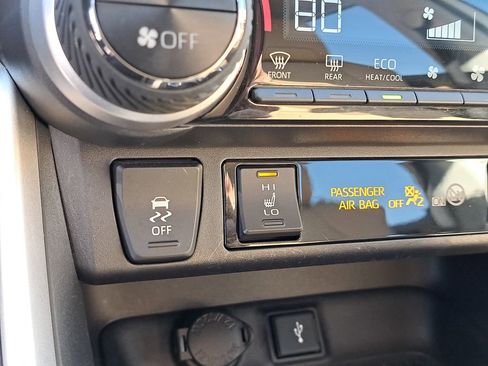 Certified 2021 Toyota RAV4 XLE Premium image 26