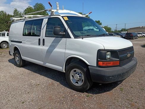 Used 2016 Chevrolet Express 2500 RWD image 3