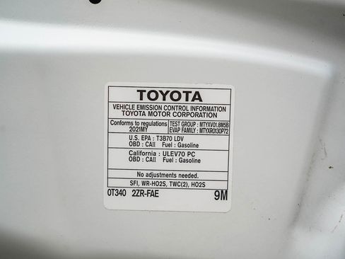 Certified 2021 Toyota Corolla LE image 29