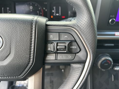 Used 2025 Toyota 4Runner SR5 AWD/4WD image 20
