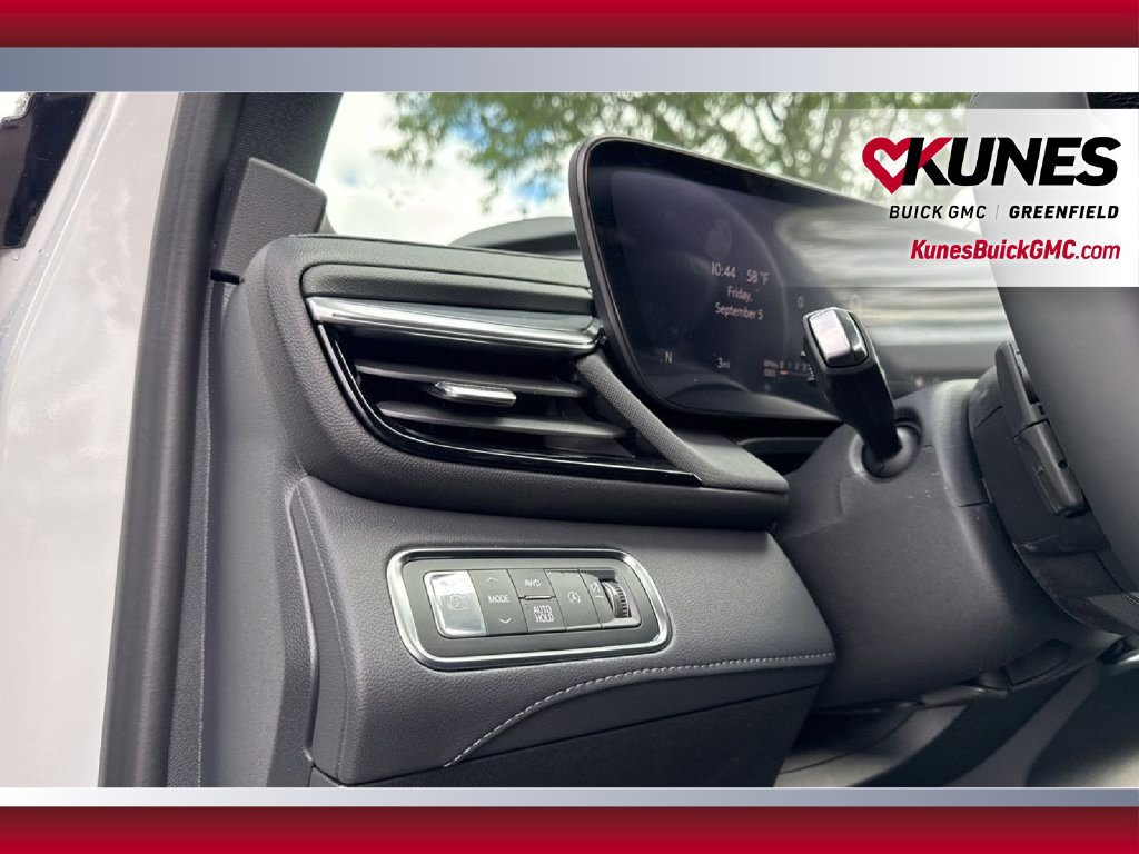 Used 2026 Buick Enclave Sport Touring w/ LPO, Floor Liner Package AWD/4WD image 19