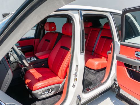 Used 2026 Rolls-Royce Cullinan AWD/4WD image 11