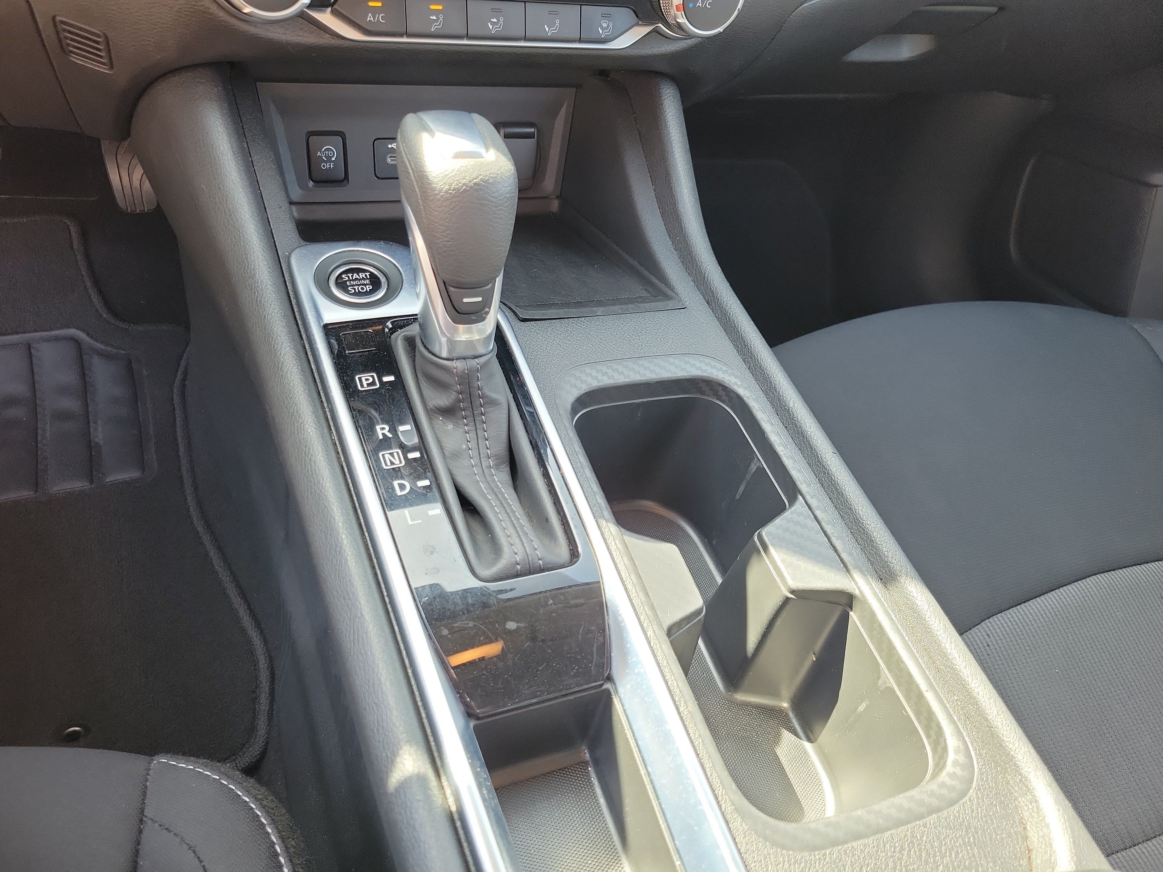 Used 2025 Nissan Sentra SV FWD image 23