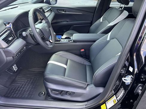 New 2026 Toyota Camry Hybrid FWD image 16