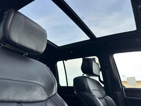 Certified 2024 Jeep Grand Wagoneer L Base image 18