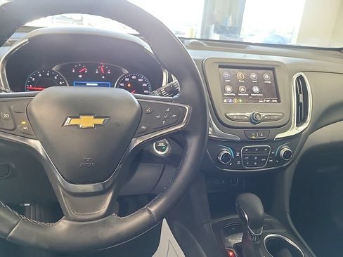 Used 2024 Chevrolet Equinox LT AWD/4WD image 2