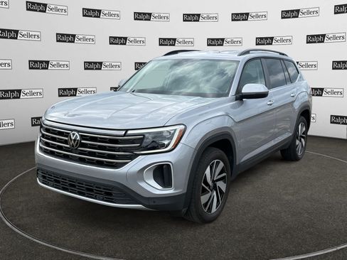 Used 2025 Volkswagen Atlas SE FWD image 2