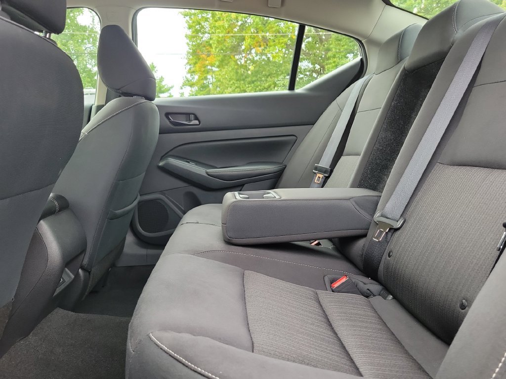 Used 2025 Nissan Altima 2.5 SV FWD image 17