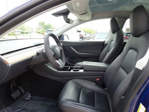 Used 2021 Tesla Model Y Long Range image 11