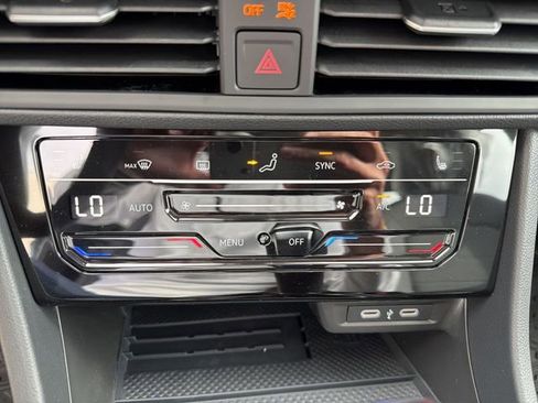 New 2026 Volkswagen Jetta SE FWD image 19