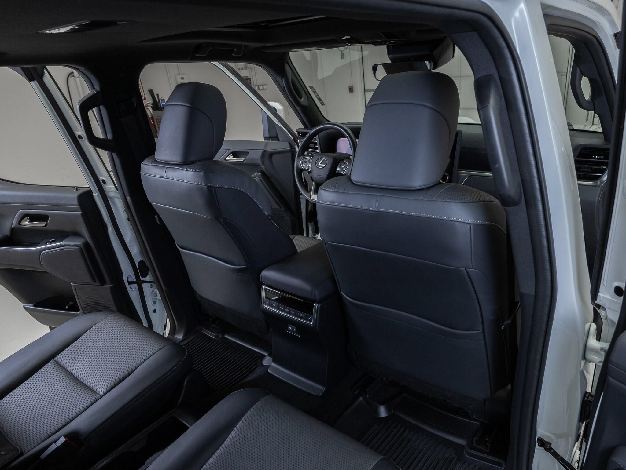 Used 2024 Lexus GX 550 w/ Accessory Package (Z1) AWD/4WD image 32