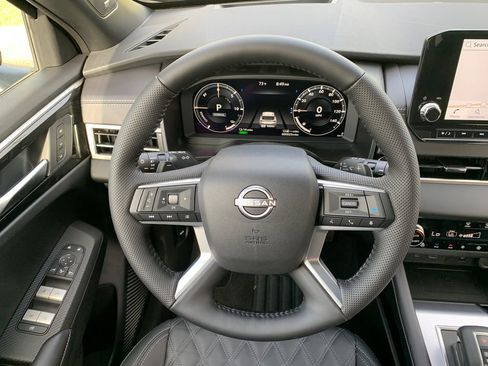 New 2026 Nissan Rogue Platinum image 11