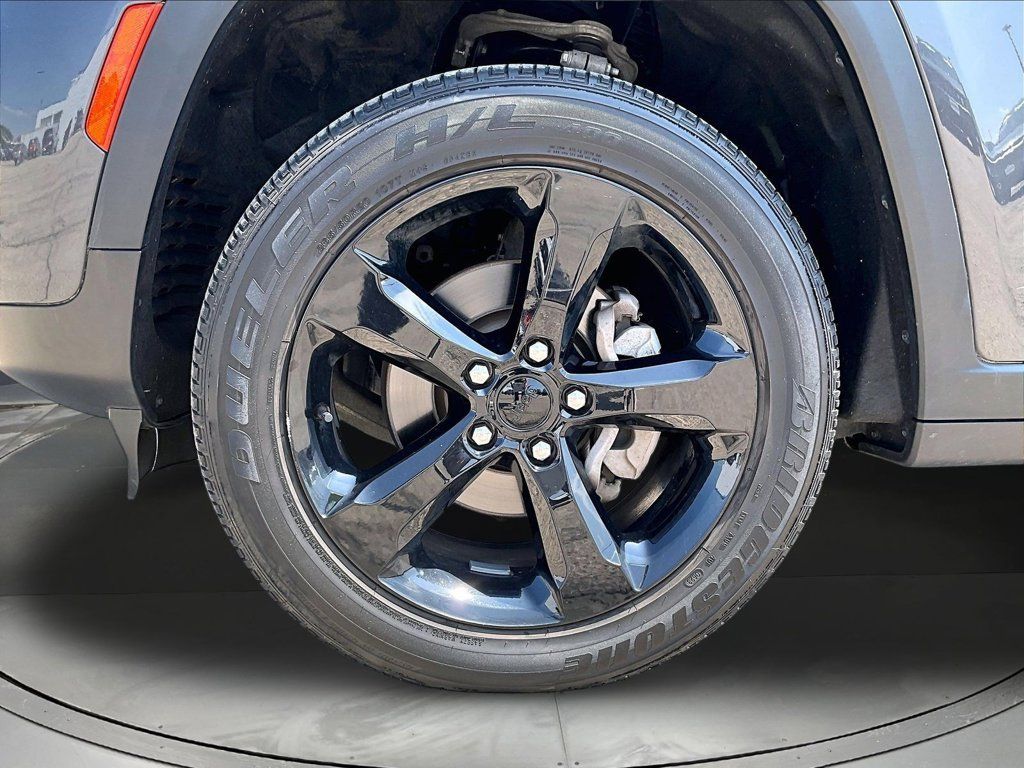 Used 2023 Jeep Grand Cherokee Altitude AWD/4WD image 35