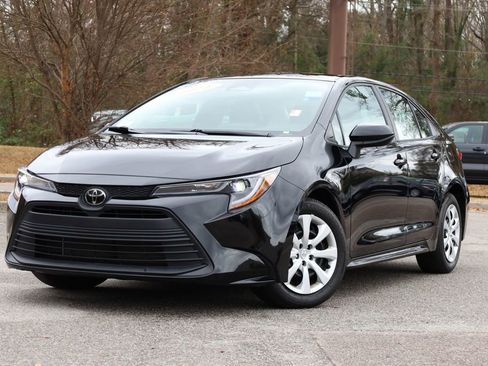 Used 2024 Toyota Corolla LE image 1