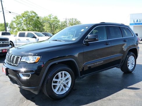 Used 2017 Jeep Grand Cherokee Laredo w/ Quick Order Package 23E image 10