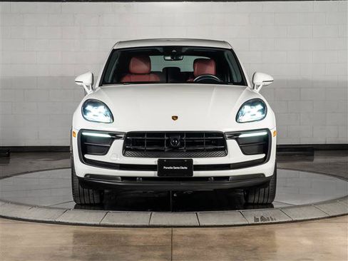 Used 2023 Porsche Macan AWD/4WD image 6