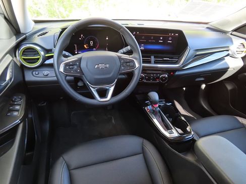 Used 2024 Chevrolet Trax ACTIV FWD image 4