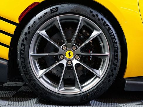 Used 2023 Ferrari 812 Competizione A image 7