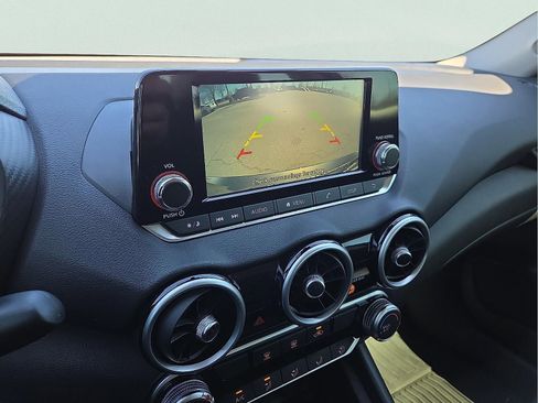 Used 2025 Nissan Sentra S image 16