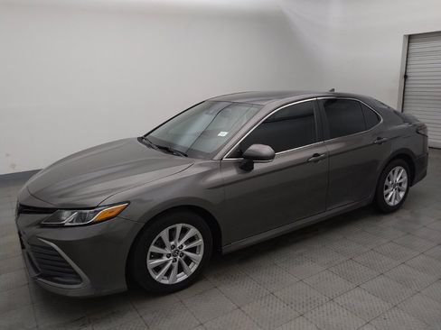 Used 2023 Toyota Camry LE w/ Convenience Package FWD image 2