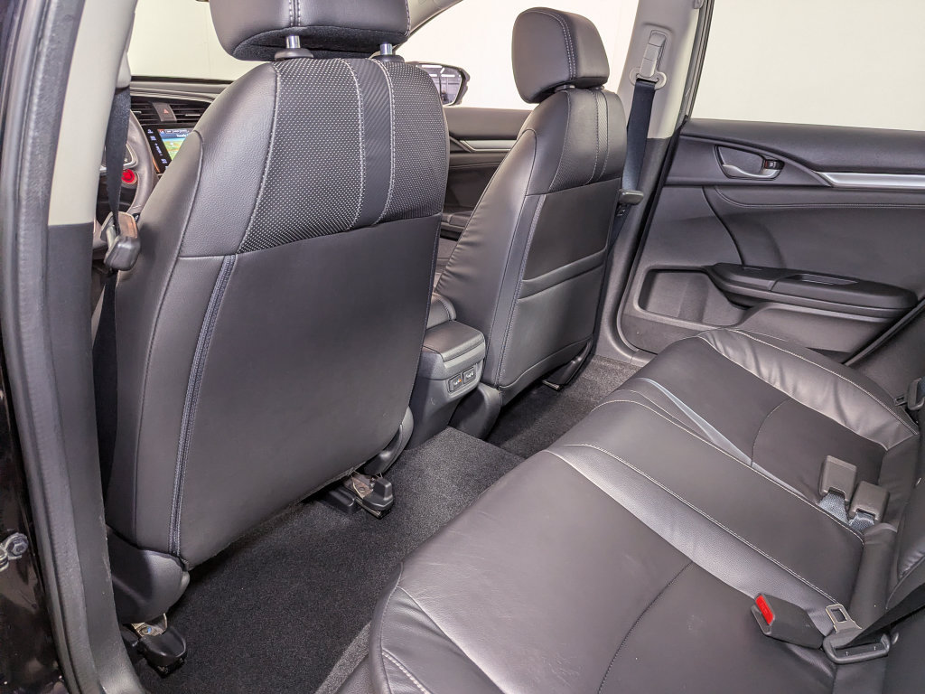 Used 2016 Honda Civic Touring image 39