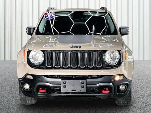 Used 2016 Jeep Renegade Trailhawk AWD/4WD image 2