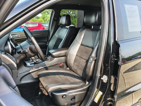 Used 2018 Jeep Grand Cherokee Altitude AWD/4WD image 2