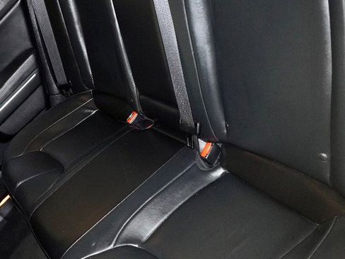 Used 2016 Chrysler 300 Limited w/ Driver Convenience Group image 5