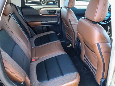 Certified 2025 Ford Bronco Sport Outer Banks w/ Outer Banks Tech Package+ AWD/4WD image 19