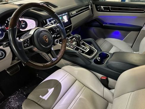 Used 2020 Porsche Cayenne S image 11