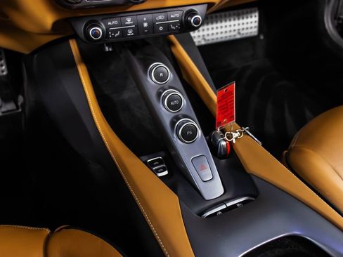 Certified 2019 Ferrari Portofino image 5