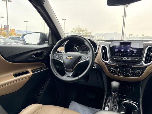 Used 2023 Chevrolet Equinox Premier image 25