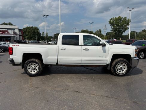 Used 2018 Chevrolet Silverado 2500 LT AWD/4WD image 6
