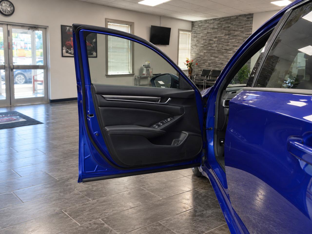Used 2021 Honda Accord Sport image 11
