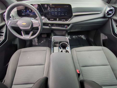 Used 2025 Chevrolet Equinox LT FWD image 13