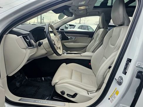 Used 2023 Volvo V90 B6 Cross Country Ultimate image 18