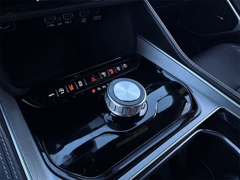 Used 2024 Jeep Wagoneer Series II w/ Convenience Group I image 18