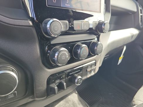New 2026 RAM 1500 Tradesman w/ Off Road Group AWD/4WD image 18