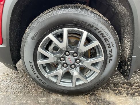 Used 2023 GMC Acadia SLT w/ Preferred Package image 9