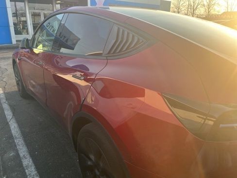 Used 2024 Tesla Model Y Long Range image 3