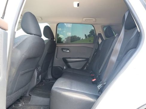 Used 2021 Nissan Rogue SV FWD image 28