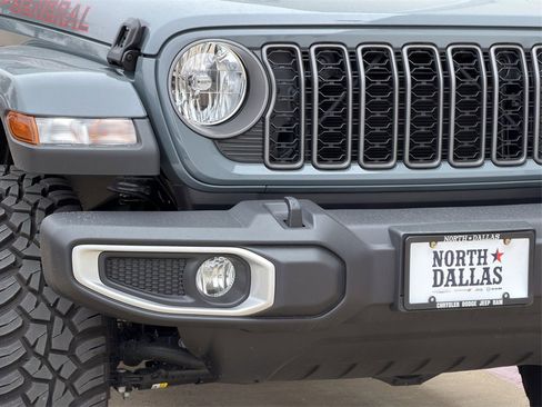 New 2025 Jeep Gladiator Sport image 7