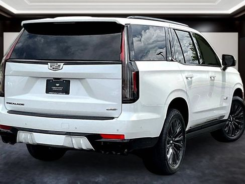 Used 2023 Cadillac Escalade V w/ LPO, ONYX Package AWD/4WD image 6
