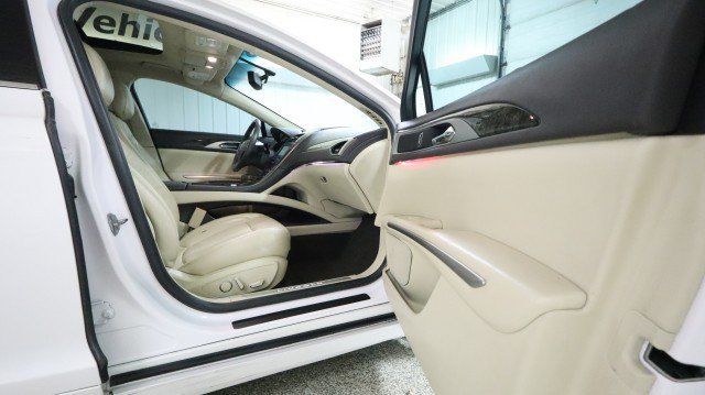 Used 2014 Lincoln MKZ Hybrid w/ Equipment Group 202A Reserve FWD image 10