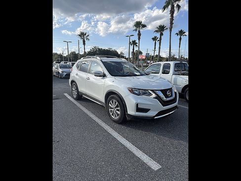 Used 2017 Nissan Rogue SV FWD image 8