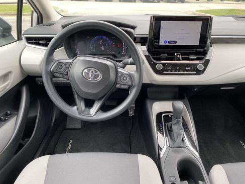 Used 2026 Toyota Corolla LE FWD image 9