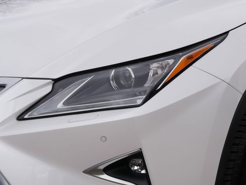 Used 2019 Lexus RX 350L w/ Premium Package image 16