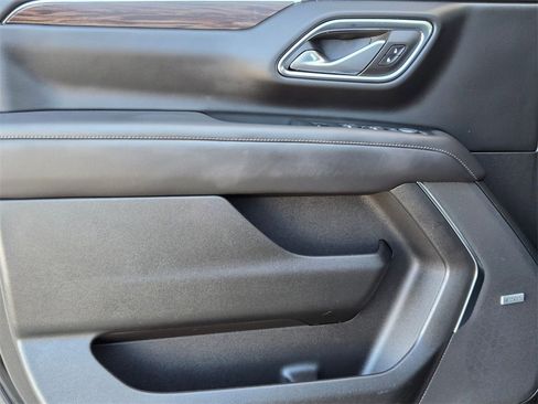 Used 2022 Chevrolet Tahoe LT w/ LT Signature Plus Package image 11